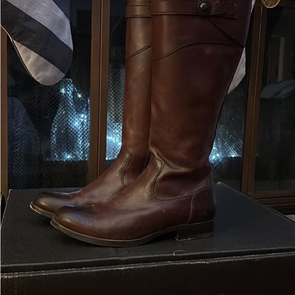 Frye Boots
Molly Button Tall
Size 7m
Redwood
EUC
Original Packaging 
$150
